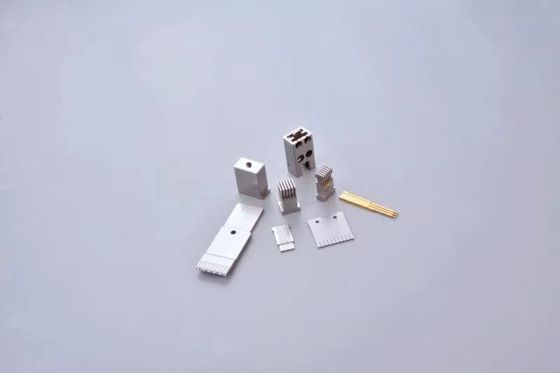 Peças automotivos plásticas da modelação por injeção dos componentes do molde do serviço do OEM das peças do molde do conector da precisão